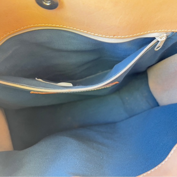 Dooney and Bourke large ring tassel tote bag yellow authentic like new - Picture 6 of 9